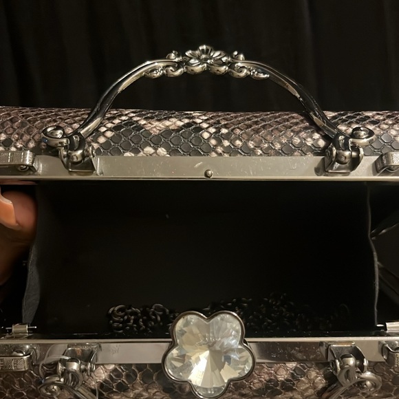 Bella Collection Printed Bag - Picture 6 of 7